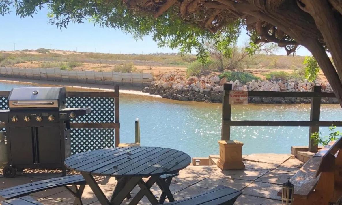 Pelican Point Waterfront Resort Formerly Carnarvon Beach Retreat Eksteriør bilde